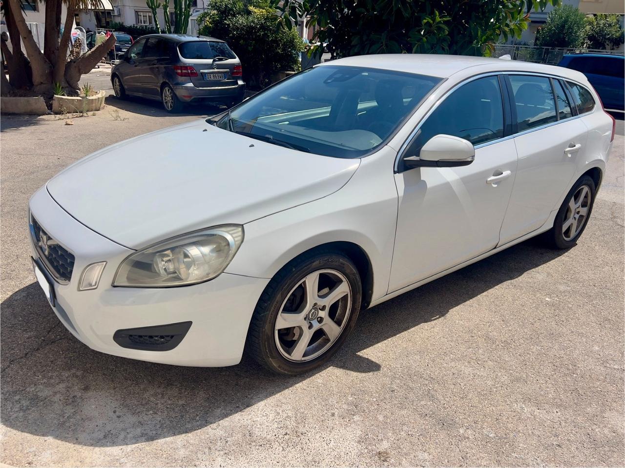 Volvo V60 D5 AWD Geartronic Summum