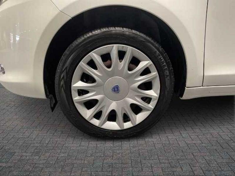 Lancia Ypsilon III 2011 1.2 8v Gold s/CL 69cv E6