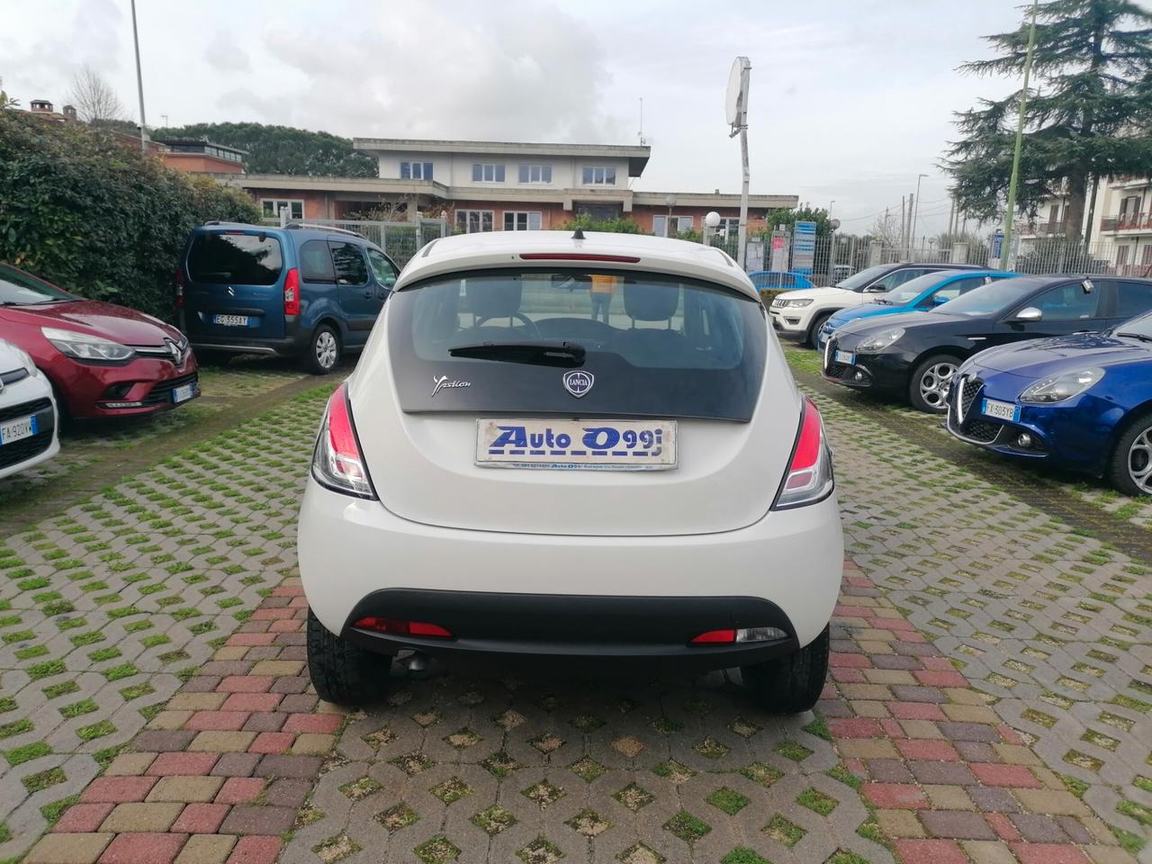 Lancia Ypsilon 0.9 TwinAir 5 porte Metano Ecochic Elefantino Blu