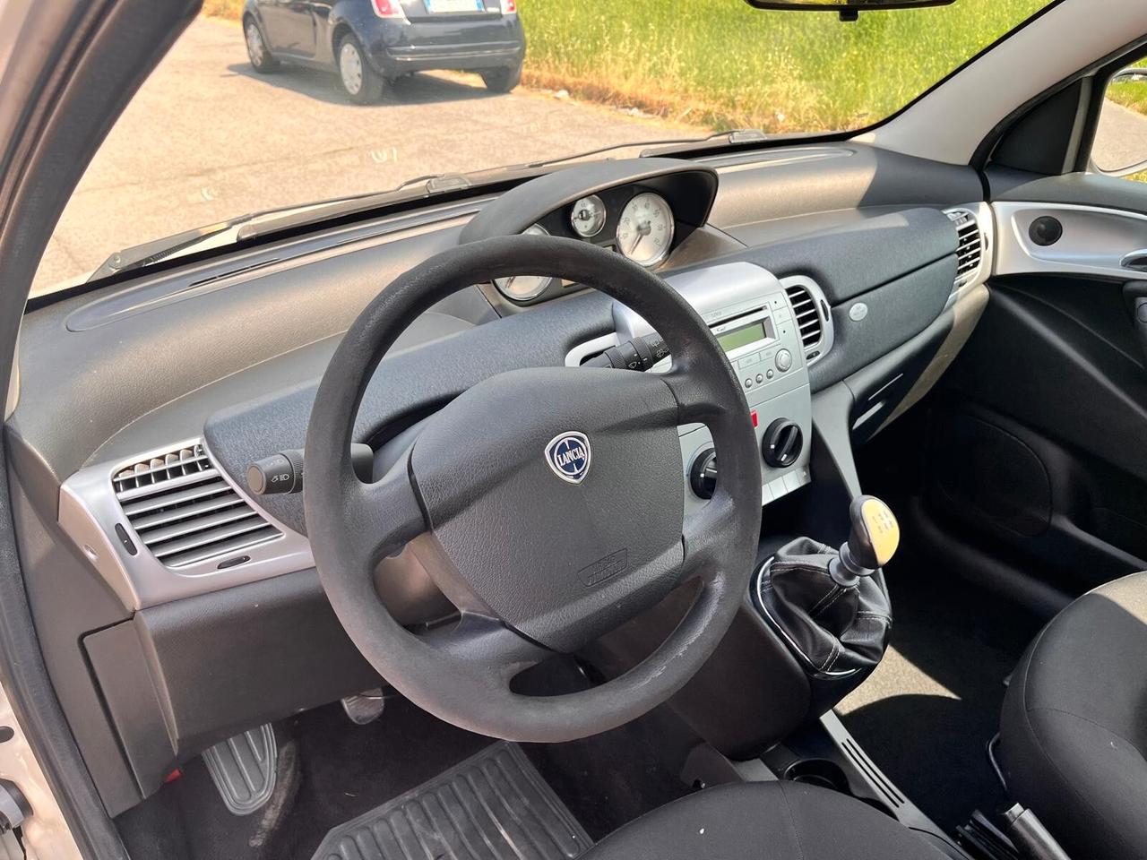 Lancia Ypsilon 1.2 69 CV