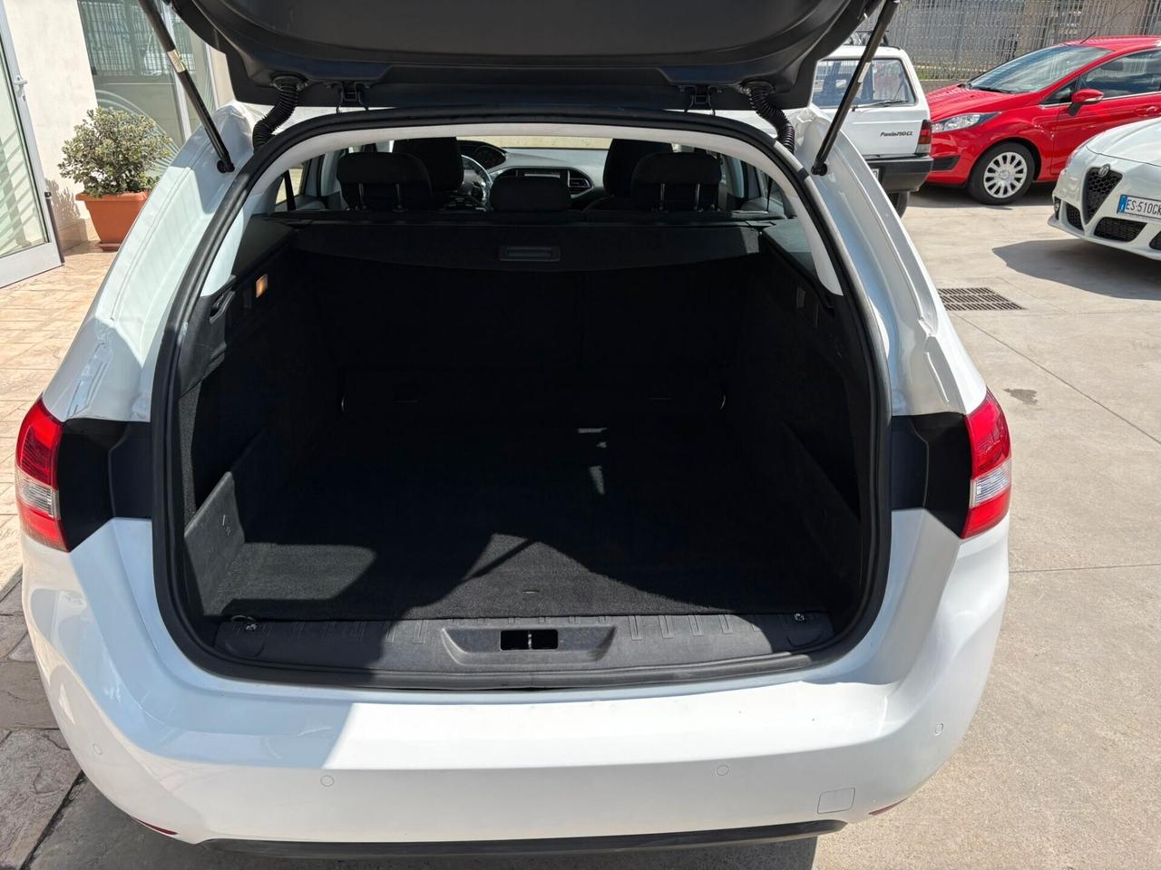 Peugeot 308 BlueHDi 130 S&S SW Allure