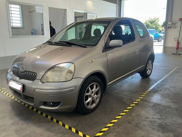 Toyota Yaris 1.3i 16V cat 3 porte Sol