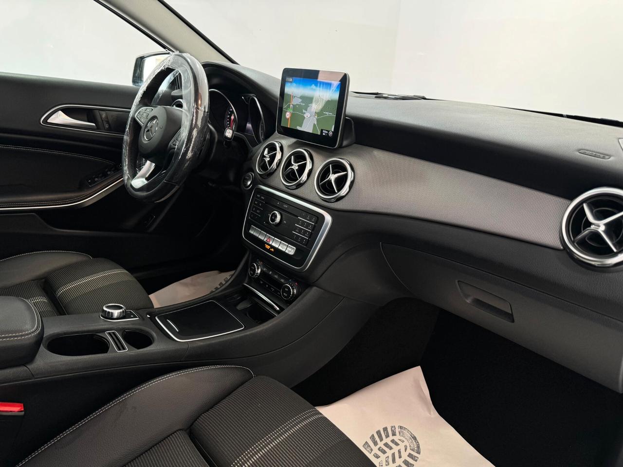 Mercedes-benz GLA 220 -AUTO- Premium-TETTO-2019