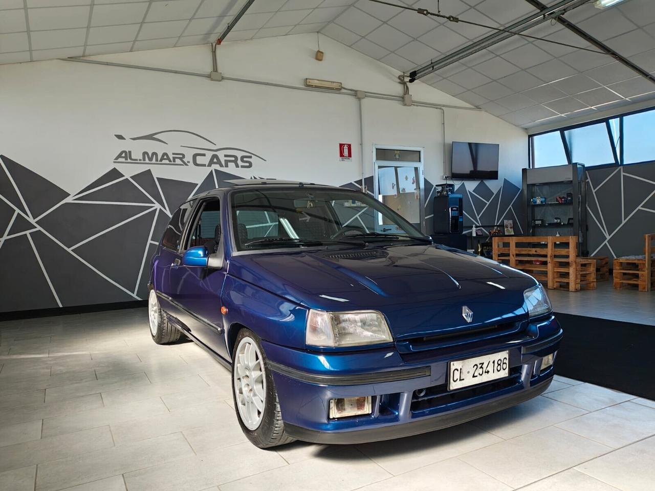 Renault Clio 1.8i 16V cat