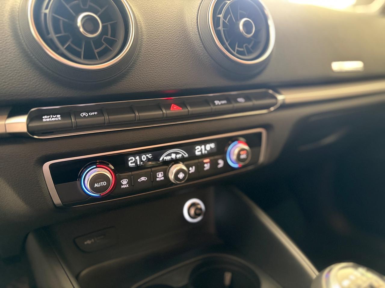 Audi A3 SPB 30 TFSI s line matrix navi virtual permute finanziamenti