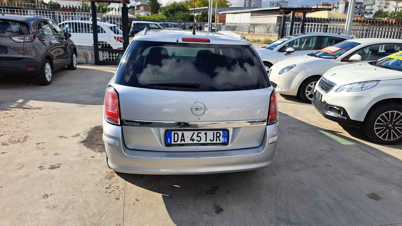 Opel Astra 1.6 16V Twinport Station Wagon Cosmo