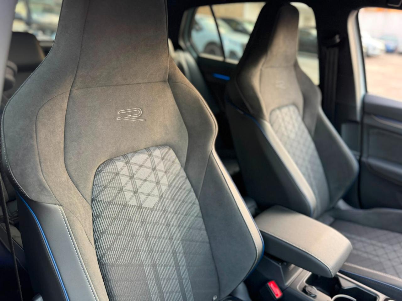 Volkswagen Golf 2.0 TDI 150 CV DSG R-Line