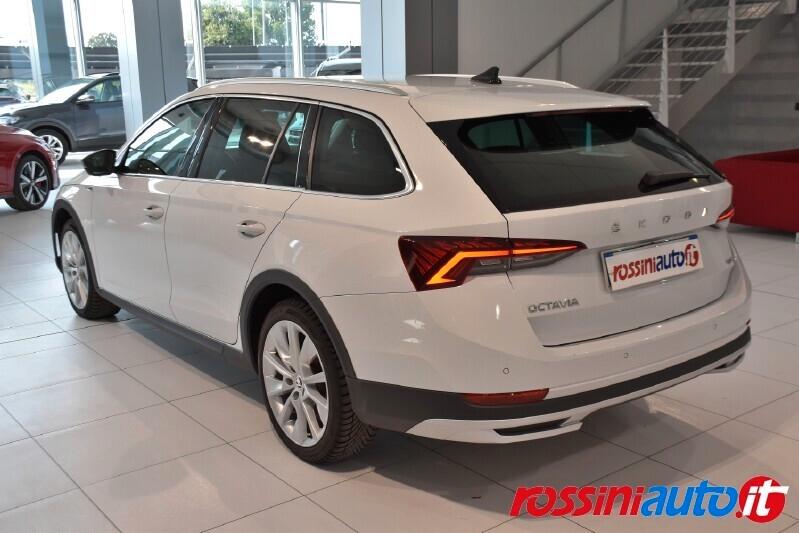 SKODA OCTAVIA WAGON 2.0 TDI 150 CV DSG 4X4 SCOUT - MATRIX PDC