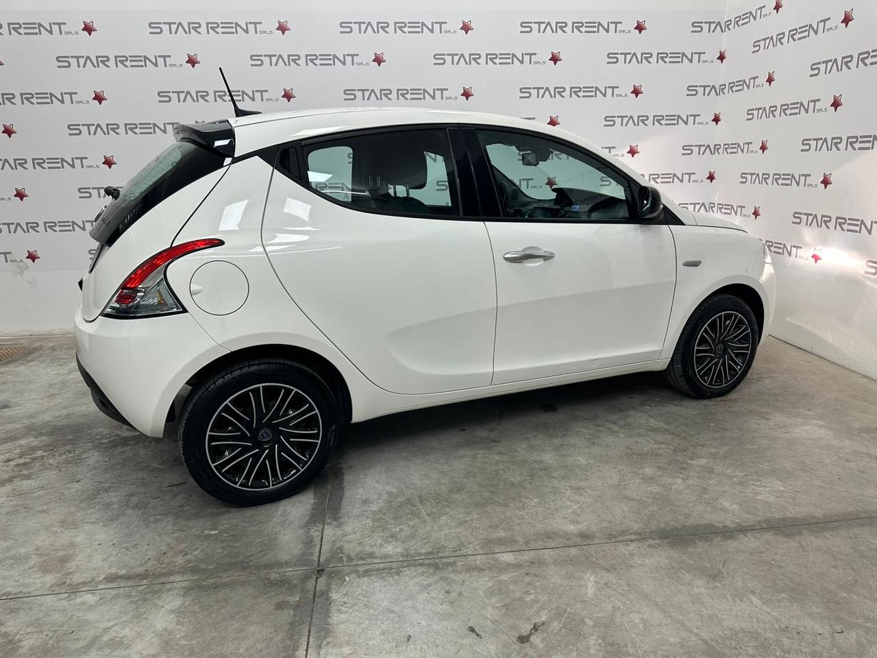 Lancia Ypsilon 1.0 FireFly 5 porte S&S Hybrid UnYca