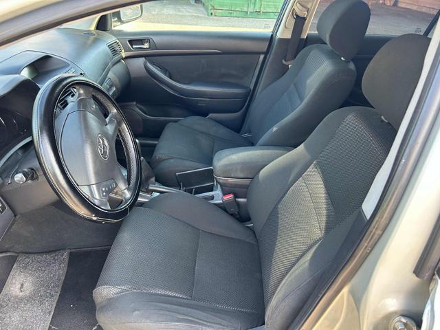 TOYOTA Avensis 2.0 D-4D 16V SW senza nessun lavoro da fare