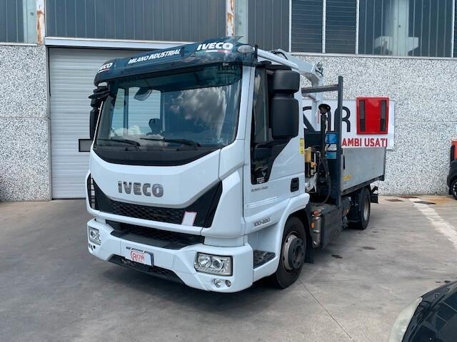 Iveco Eurocargo con GRU e cassone fisso