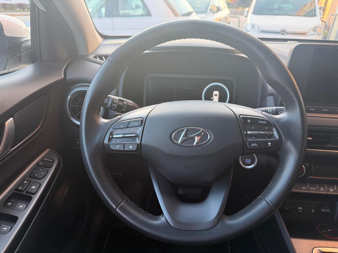 Hyundai Kona HEV 1.6 DCT full hybrid 142 cv