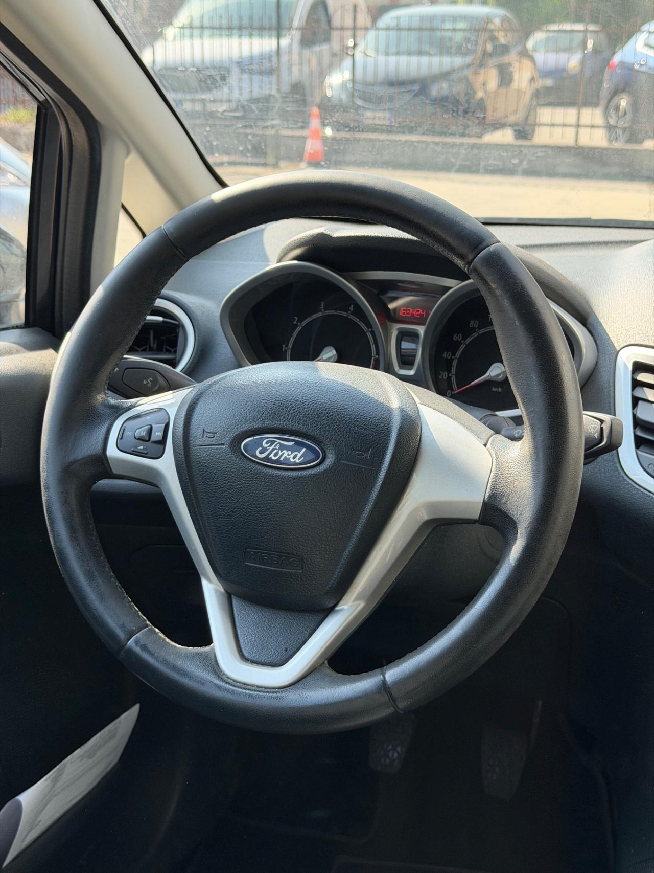 Ford Fiesta 1.2 82CV- Neopatentati-Garanzia