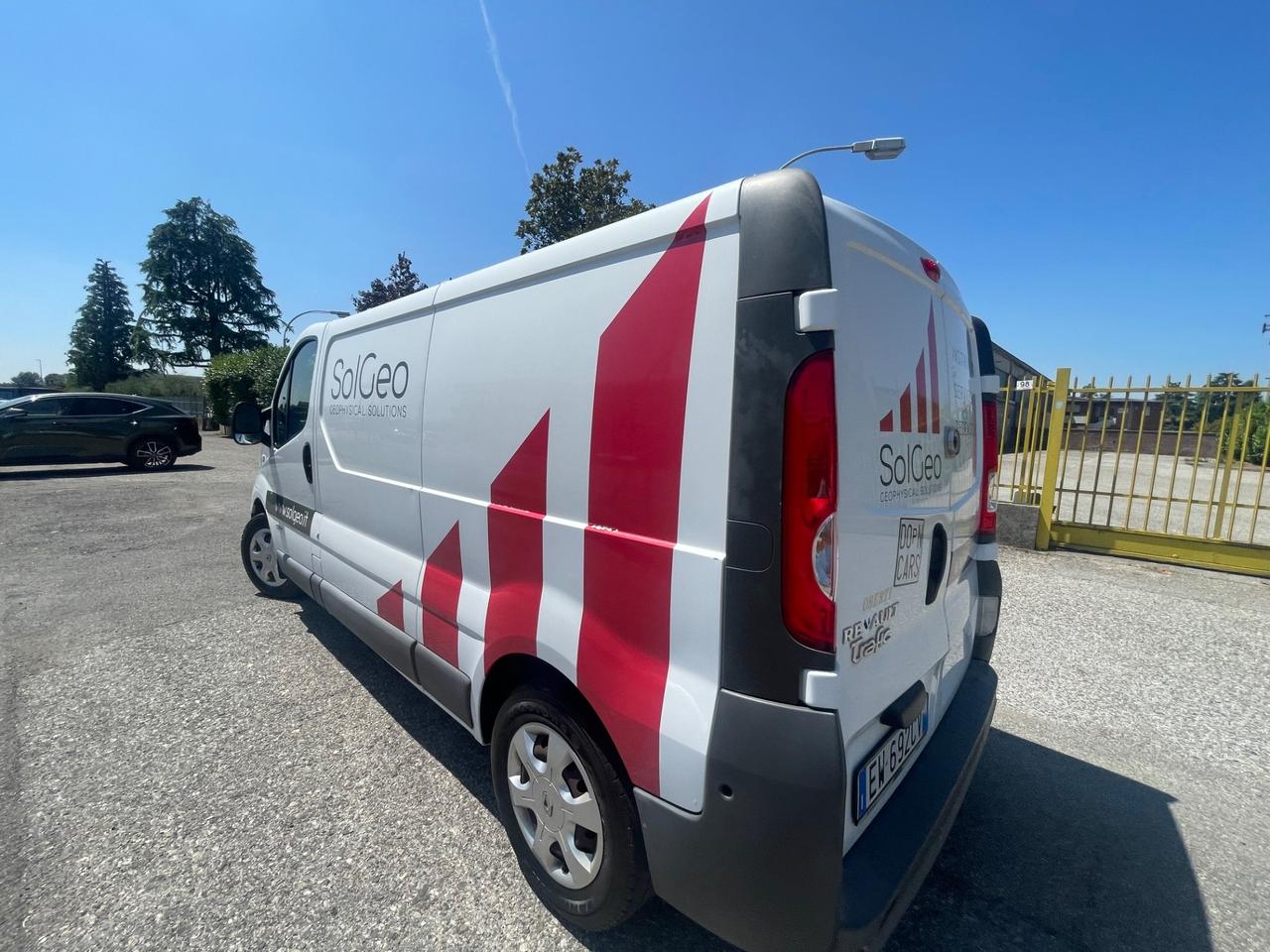 Renault Trafic 2.0 diesel, anno 2014, 220.000 km! Unico proprietario