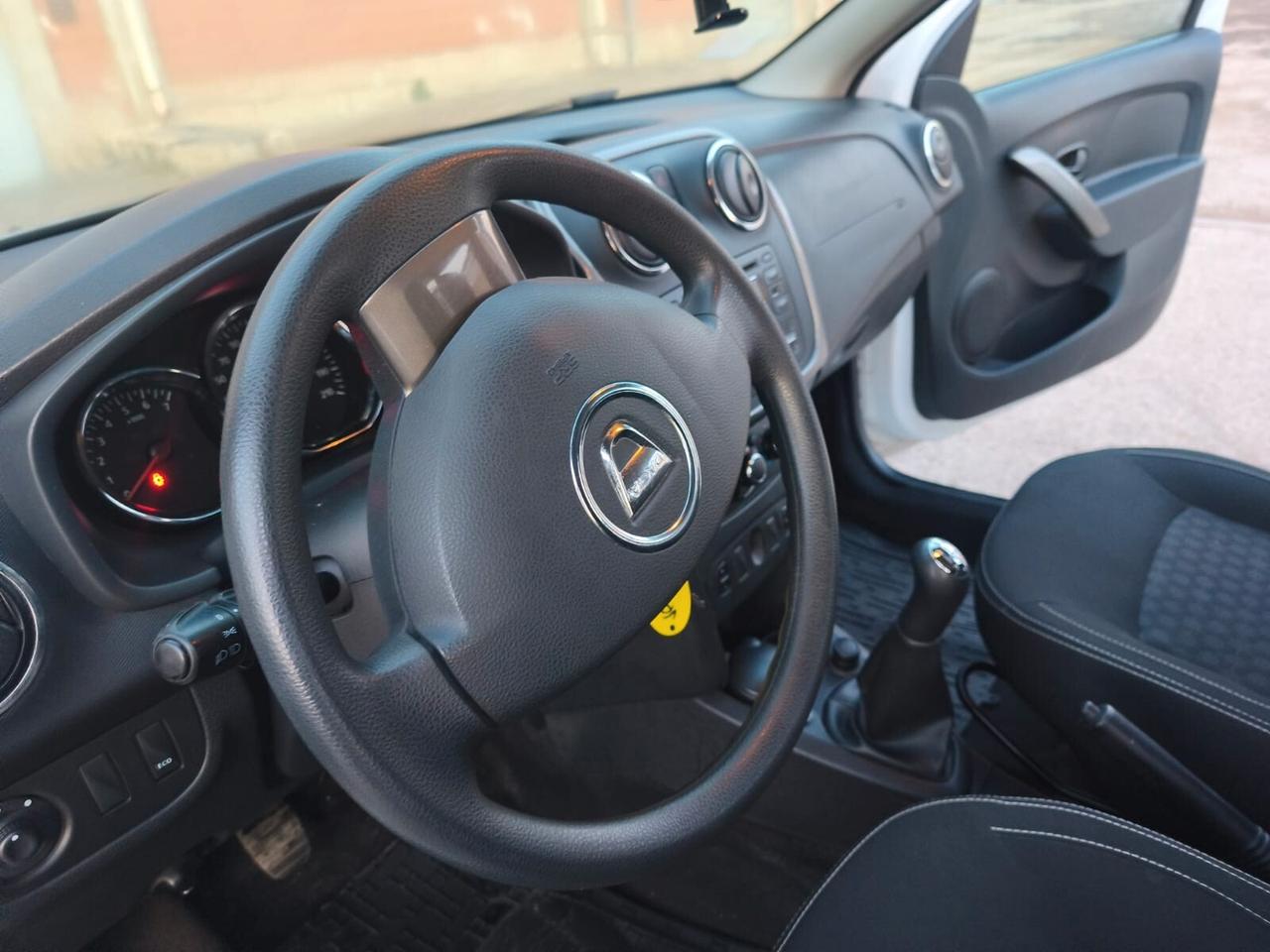 Dacia Logan 2015---900 GPL Neopatentati