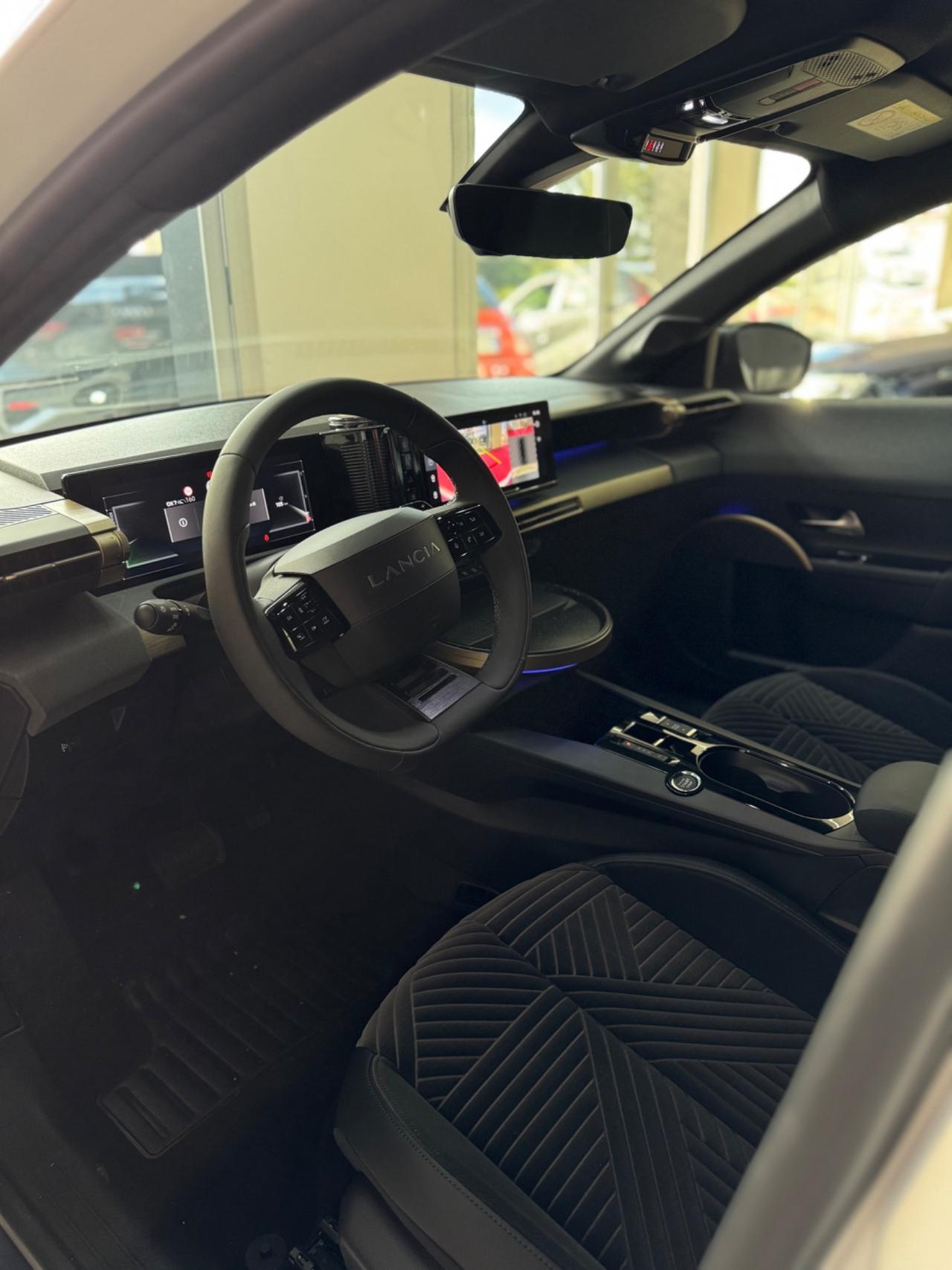 Lancia Ypsilon Hybrid e-DCT km 0