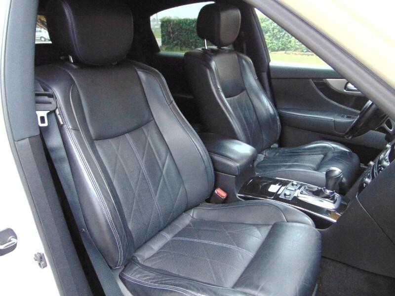 INFINITI QX70 3.0 diesel V6 AT S Premium