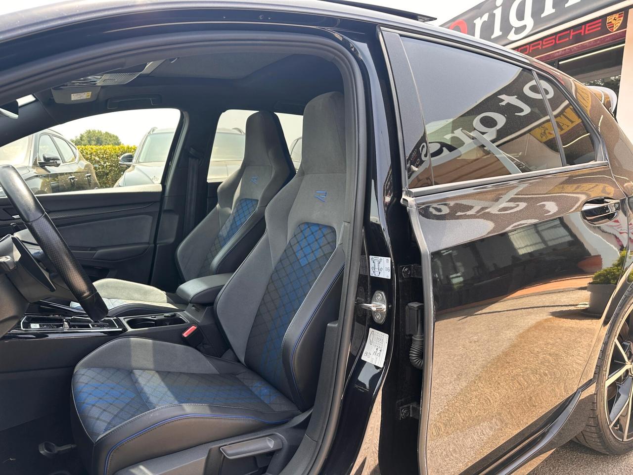 Volkswagen Golf 2.0 TSI DSG 4Motion R /PRONTA CONSEGNA/TETTO/HEAD UP DISPLAY/IQ LIGHT/DRIFT MODE/HARMAN KARDON/