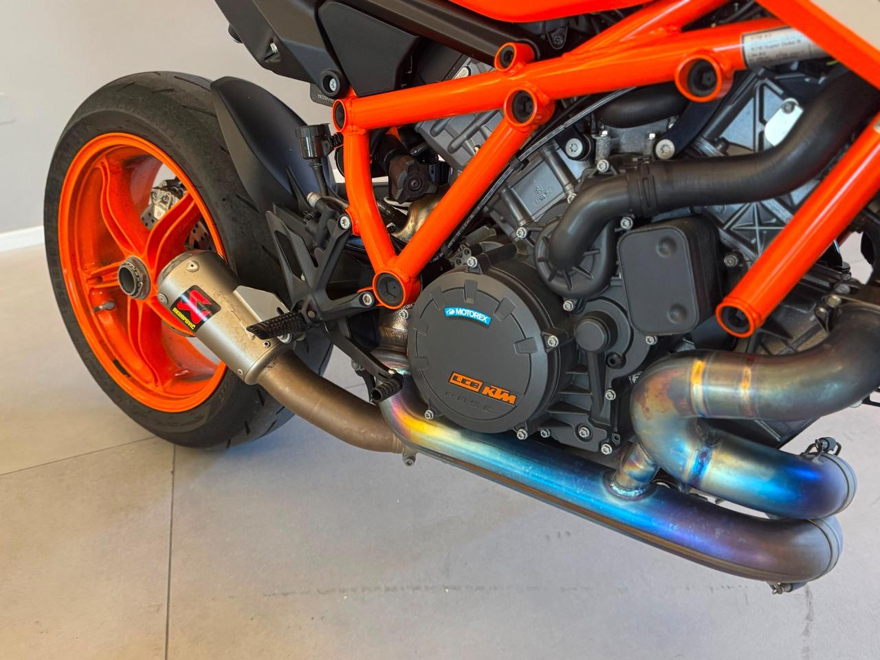 KTM SUPERDUKE 1290 R SCARICO AKRAPOVIC