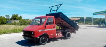 Iveco daily 35.8 ribaltabile trilaterale