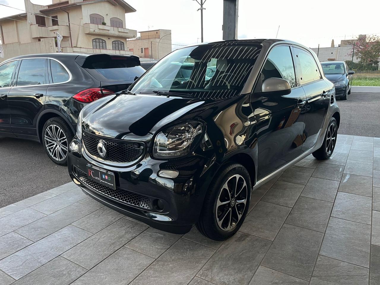 Smart ForFour 70 1.0 Passion Adatta A Neopatentati