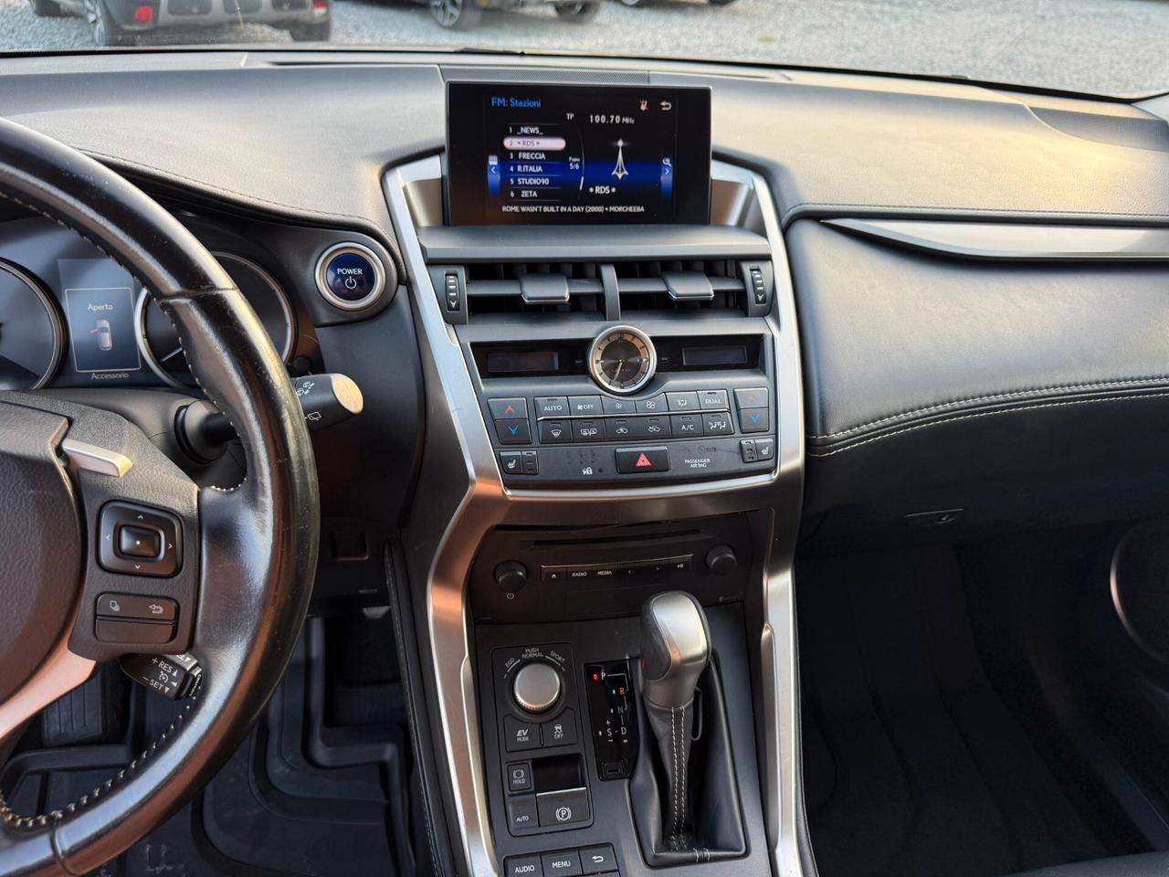 Lexus NX 300h Hybrid 4WD Luxury