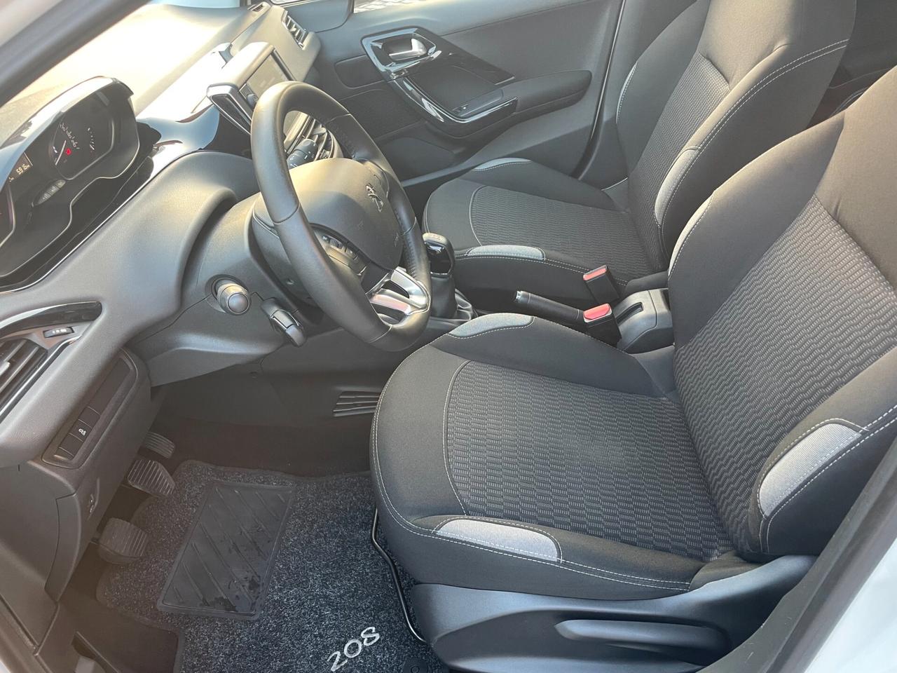 Peugeot 208 PureTech 82 5 porte Allure CINGHIA NUOVA !!!