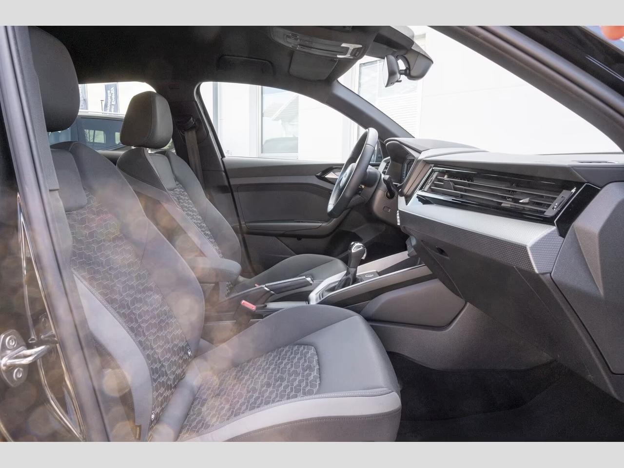 Audi A1 SPB 25 TFSI S tronic line - LED VIRTUAL PDC
