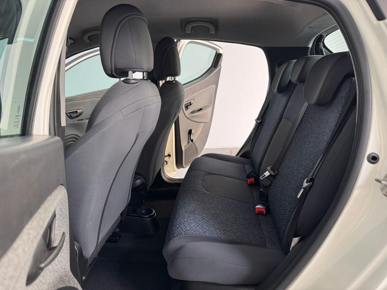 Lancia Ypsilon 1.0 Benzina 5 porte 69/CV Hybrid Ecochic Silver 2022