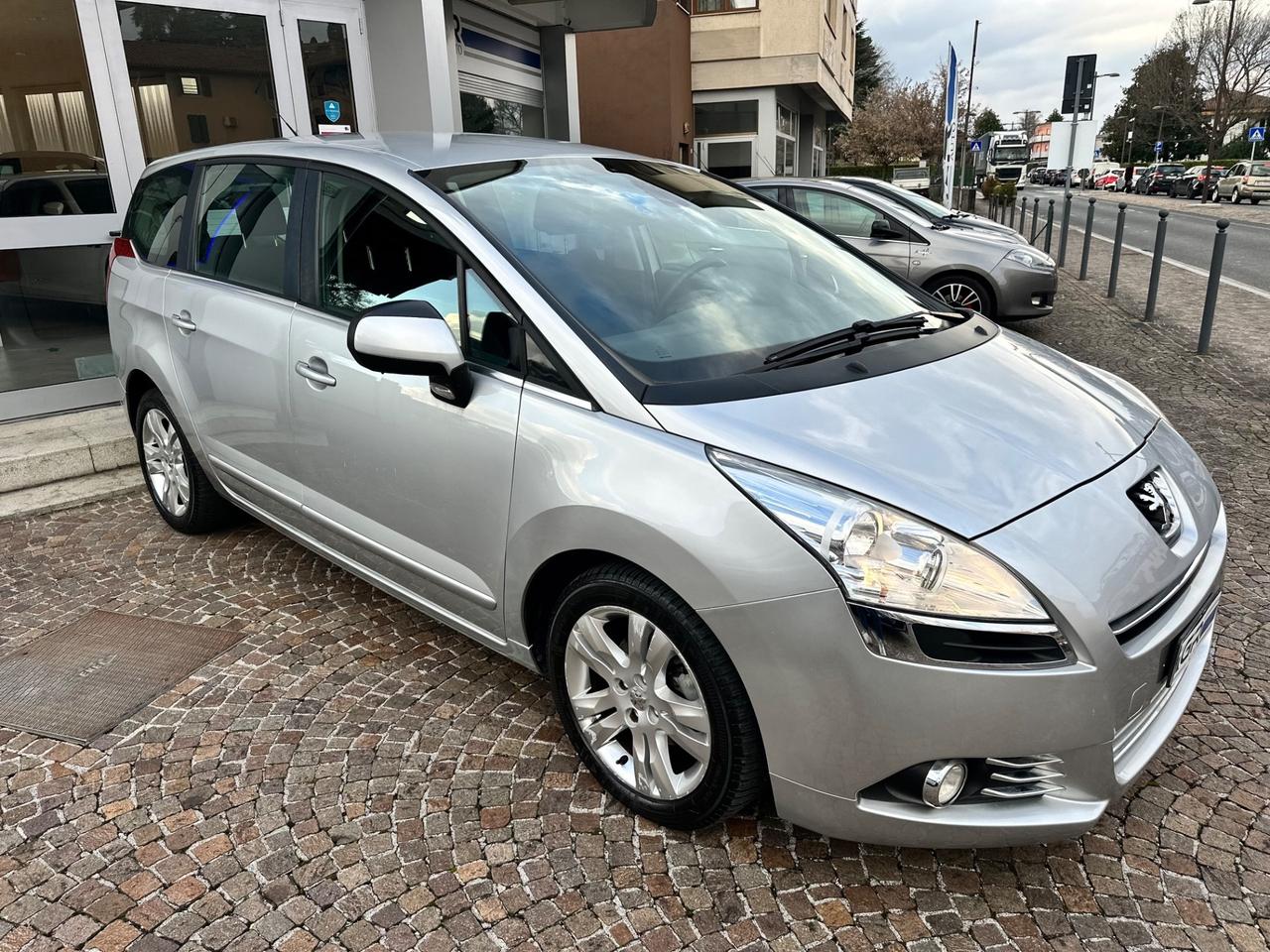 Peugeot 5008 - 1.6Hdi 110CV - 7 POSTI