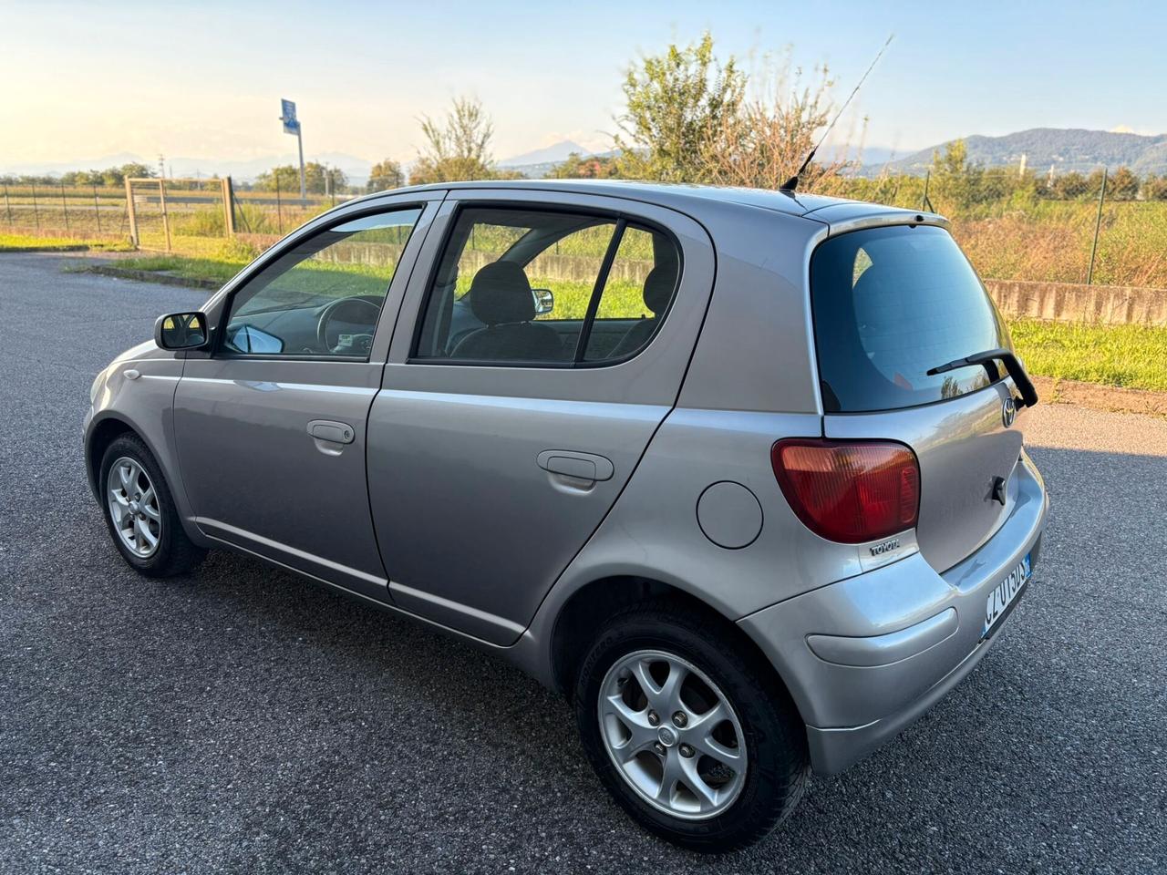 Toyota Yaris 1.3 87cv NEOPATENTATI