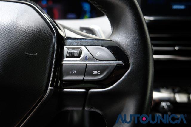 PEUGEOT 3008 HYBRID4 300 E-EAT8 ALLURE PACK