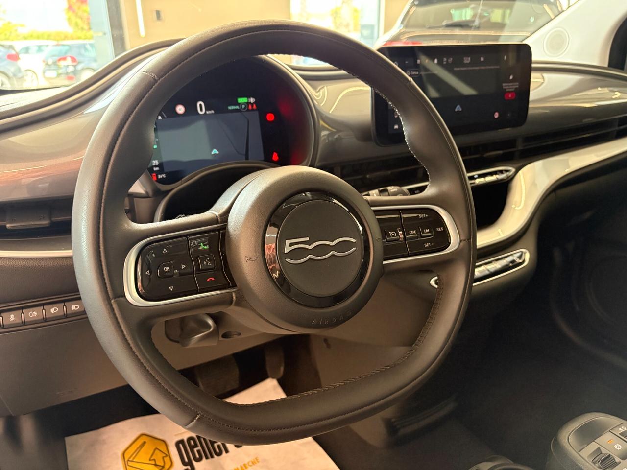 Fiat 500 500e Berlina 42 kWh La Prima