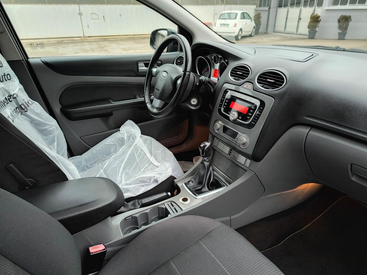 Ford Focus 1.6 Ti-VCT 5p. Benzina