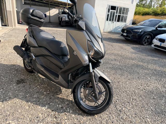 YAMAHA X-Max 125 X MAX 125cc CON BAULETTO solo 35000 KM