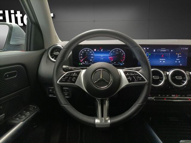 MERCEDES-BENZ GLA 180 Automatic Progressive Advanced