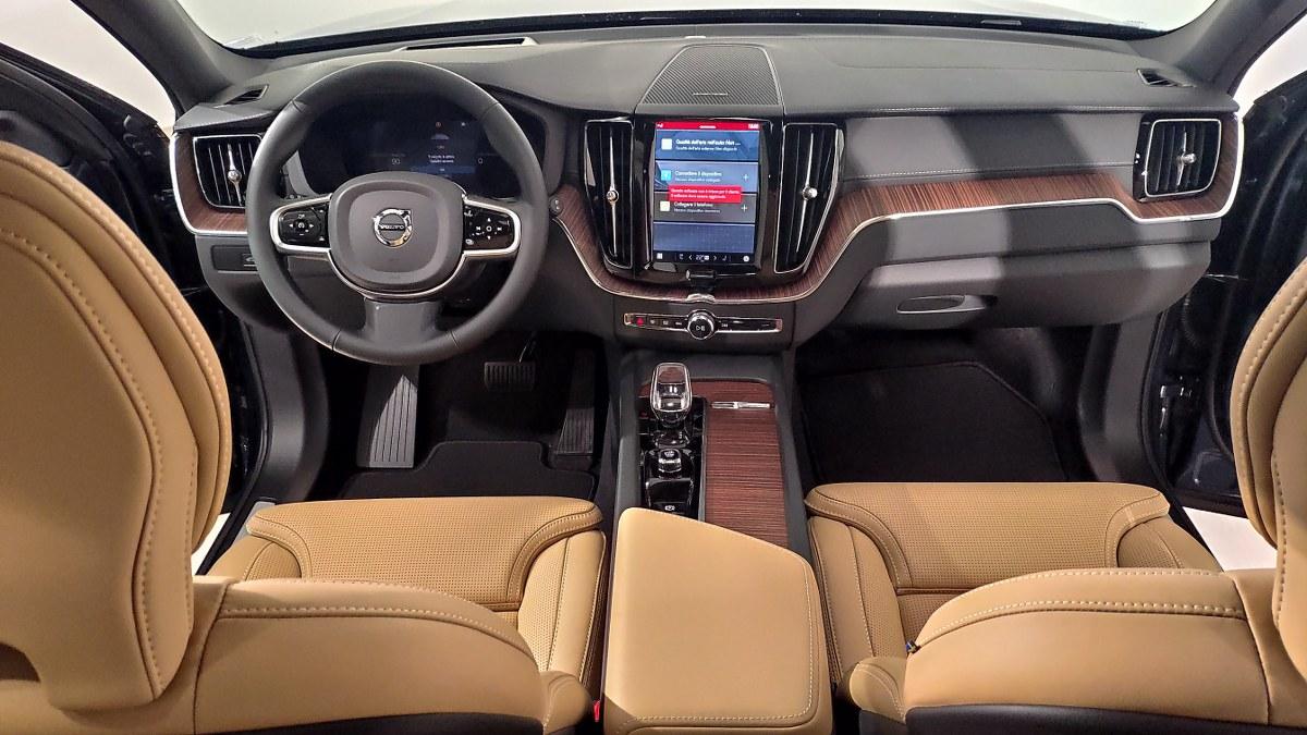 VOLVO Xc60 T6 Plug-In Hybrid Awd Automatico Ultra Dark
