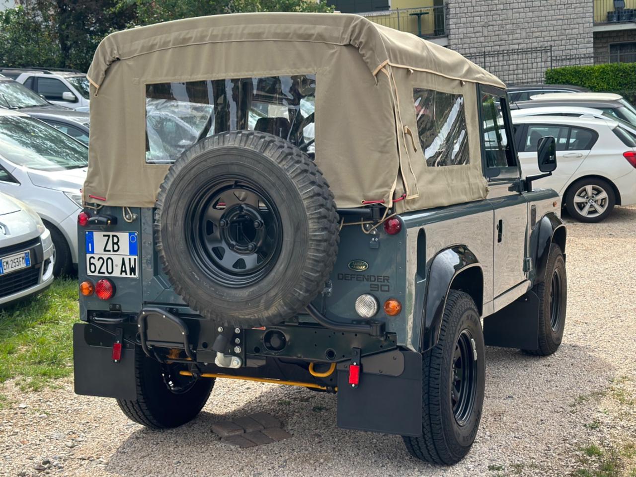 Land Rover DEFENDER 90 2.5 TD300 EX UN SOFT-TOP
