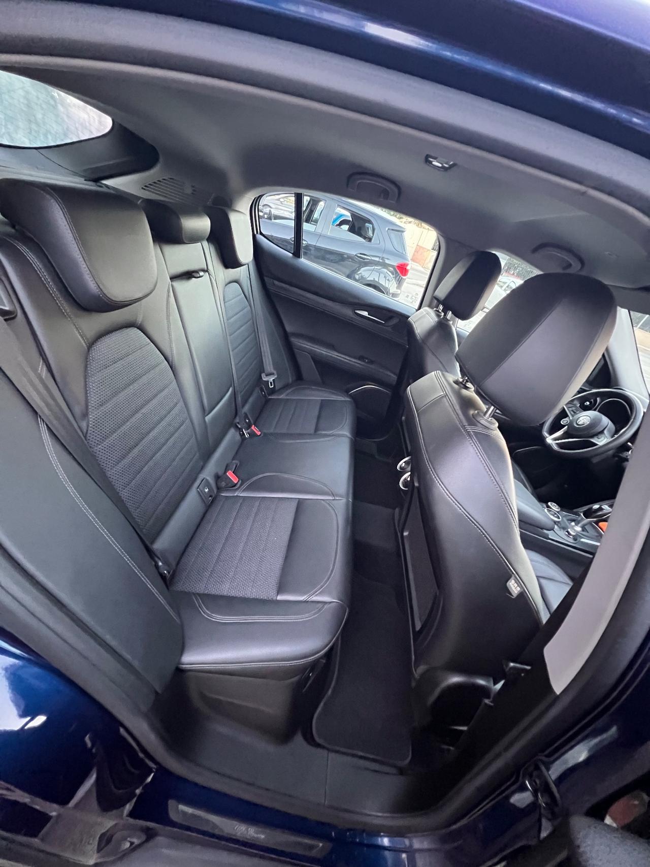 Alfa Romeo Stelvio 2.2 Turbodiesel 180 CV AT8 RWD Super