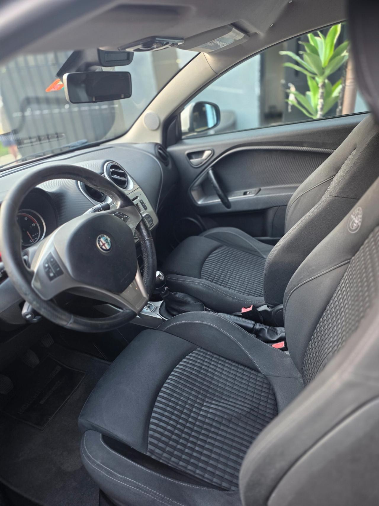 Alfa Romeo MiTo 1.6 JTDm 16V Distinctive Sport Pack