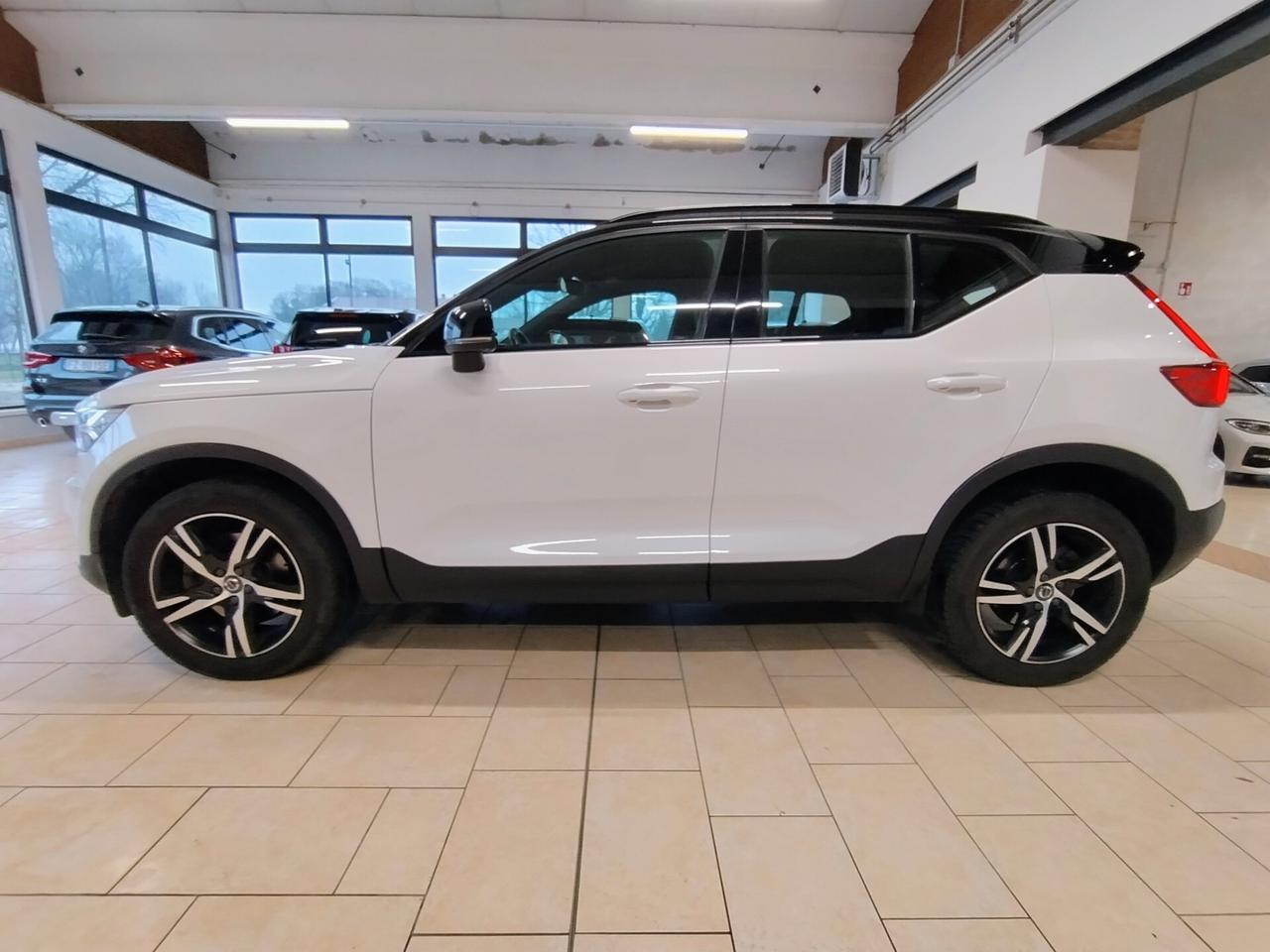 Volvo XC40 D3 AWD R-DESIGN - 2018