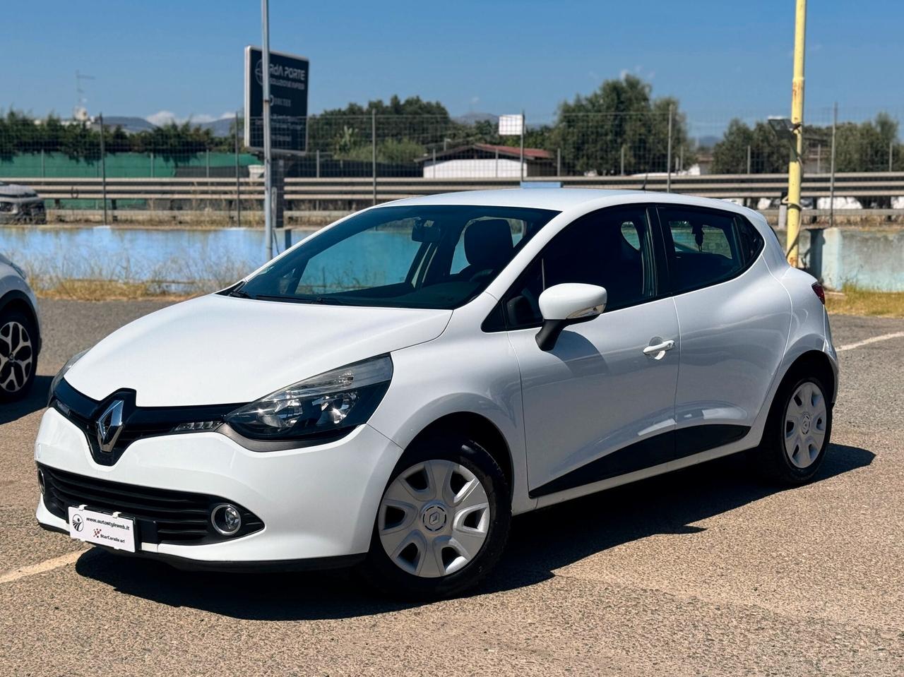 Renault Clio 1.2 75CV GPL - NEOPATENTATI 2014