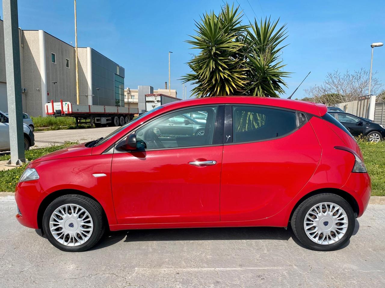 Lancia Ypsilon 0.9 TwinAir 85 CV S&S aut. Silver