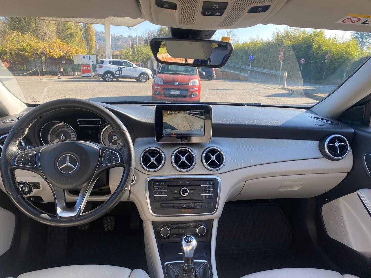 Mercedes-Benz CLA 200 D Premium #7586