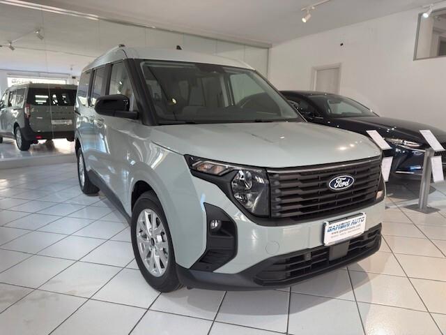 Ford Tourneo Courier 1.0 EcoBoost Titanium