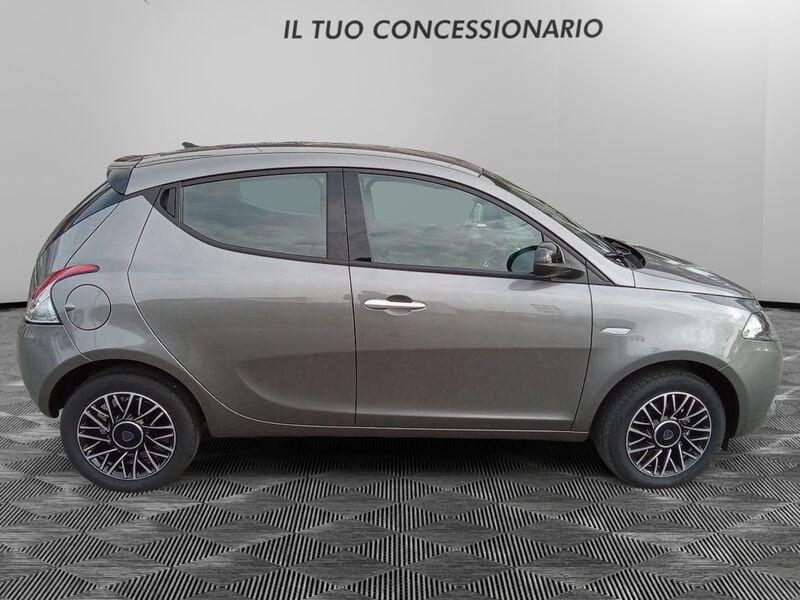 Lancia Ypsilon 1.0 FireFly 5 porte S&S Hybrid Platino