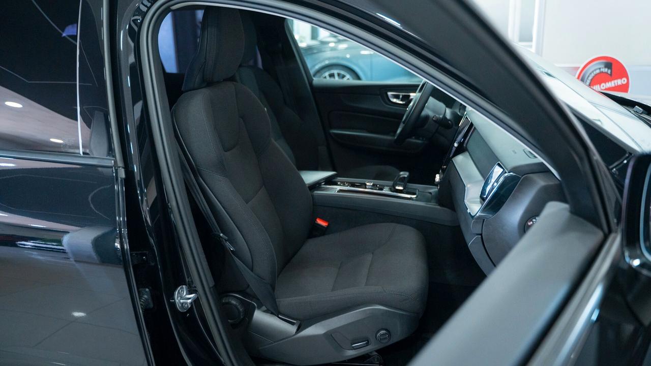 Volvo XC 60 XC60 B4 D 2.0 GEARTRONIC MOMENTUM SPORT LED NAVI FULL OPTIONAL