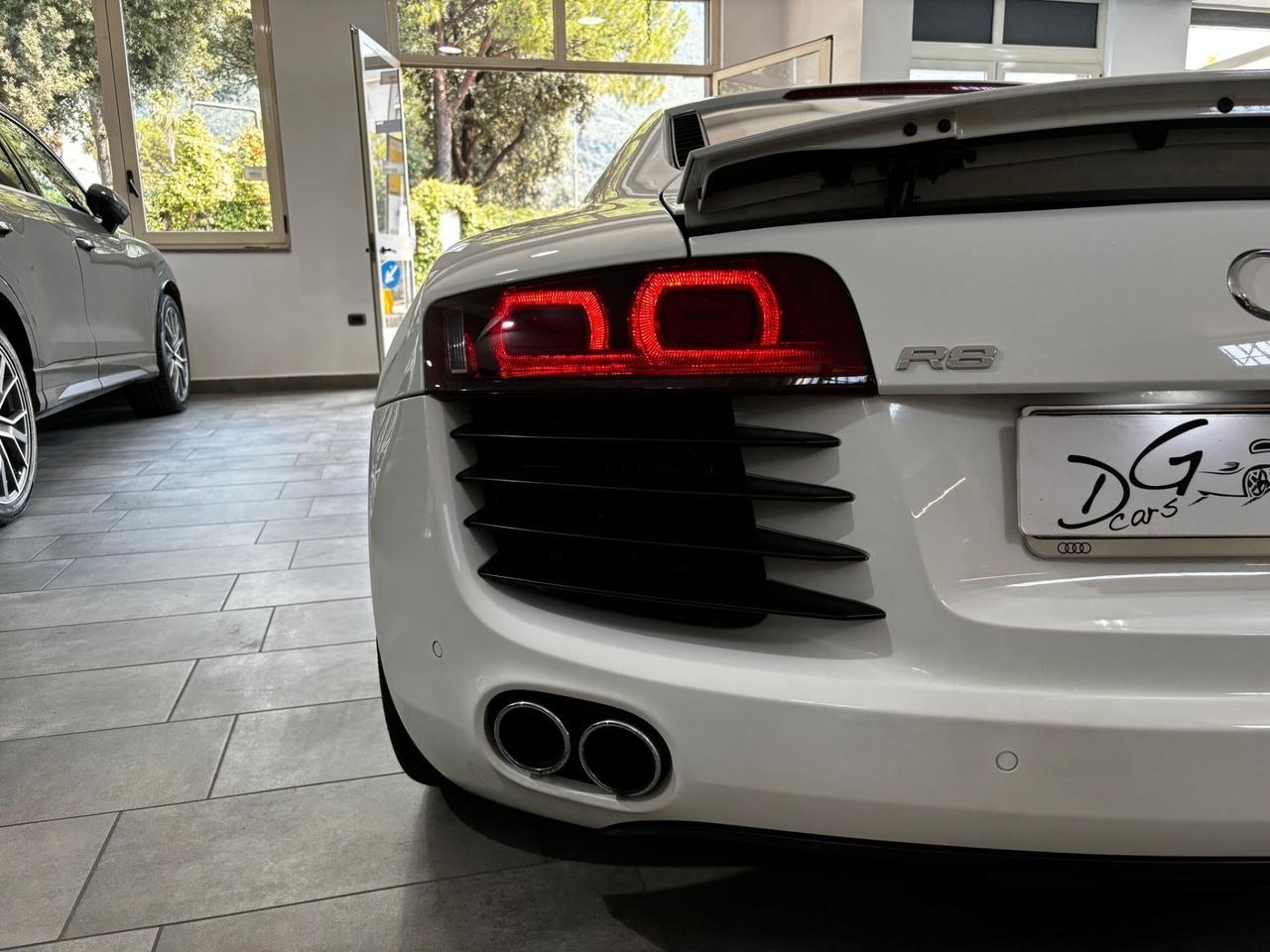 AUDI R8 V8 COUPE' 4.2 430CV R-TRONIC