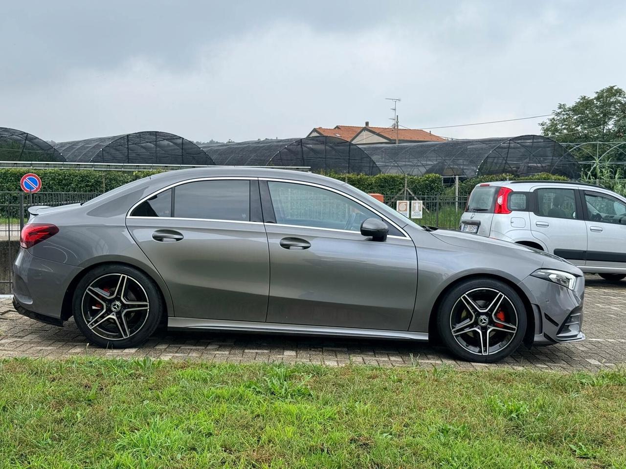 Mercedes-benz A 180 Premium pack AMG 136cv