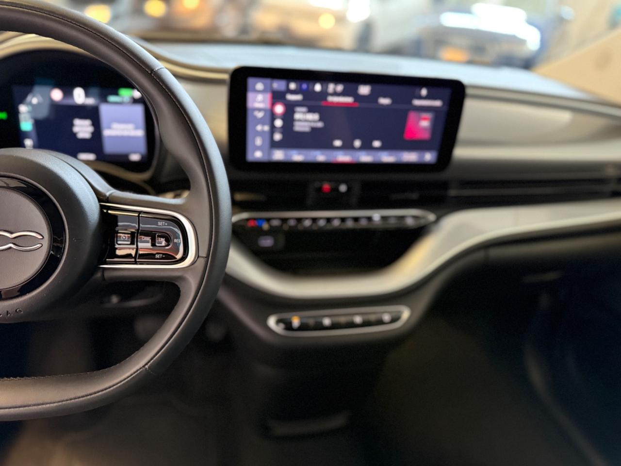 Fiat 500e Berlina 42 kWh La Prima NEOPATENTATI